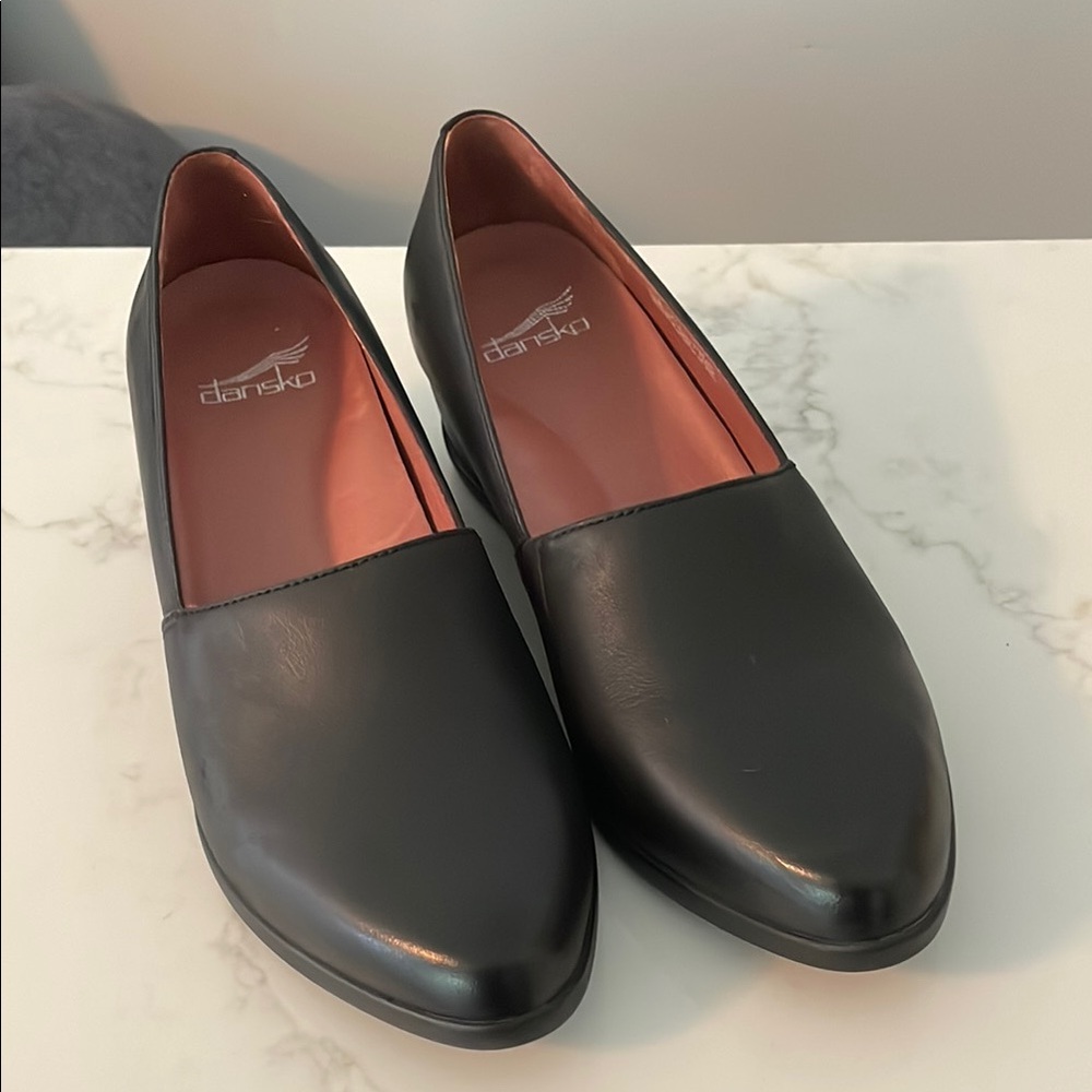 Dansko Black Wedges Loafers-Like New!